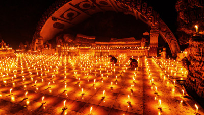 A thousand candles